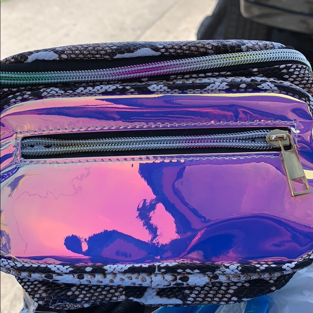 Small woman fanny pack